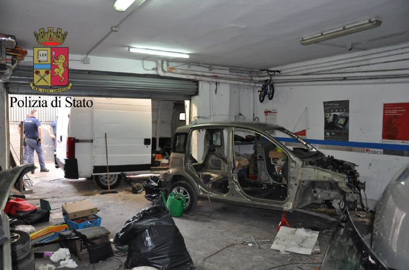 auto rubate officina smontate