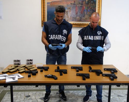 torre annunziata casalnuovo san giuseppe vesuviano pistole revolver carabinieri