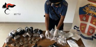 carabinieri droga pistole
