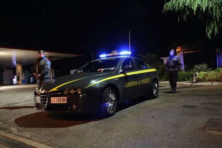 guardia di finanza massa lubrense notte sorrento droga armi