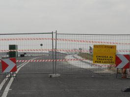 strada chiusa per lavori in corso via palma