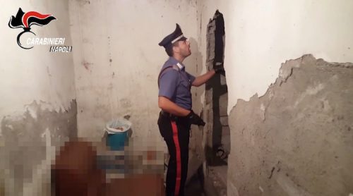 blitz carabinieri secondigliano