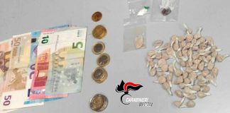 Napoli, Scampia: carabinieri arrestano 2 pusher. Avevano kobret, cocaina e hashish