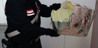 carabinieri arrestato centro commerciale torre annunziata