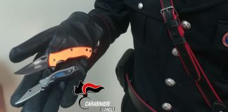 Pugnali, coltellacci, manganelli: il triste bilancio dei controlli sui giovani a Napoli