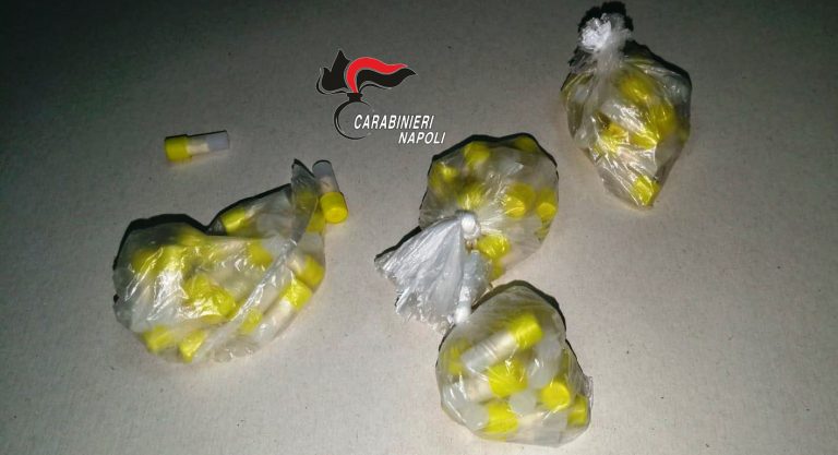 Droga in auto a Striano: arrestata una coppia di Salerno Droga in auto a Striano: arrestata una coppia di Salerno