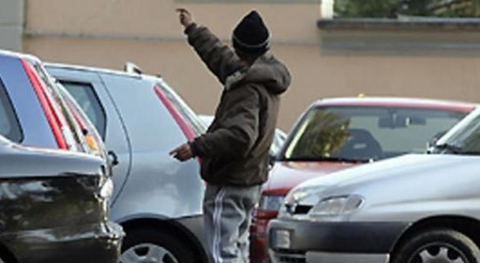 parcheggiatore_abusivo