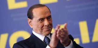 È morto il leader di Forza Italia ed ex premier Silvio Berlusconi: questa mattina i familiari in ospedale