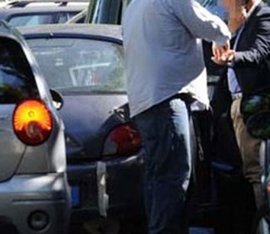 Parcheggiatori abusivi castellammare