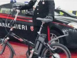 Rubano e-bike a Piano di Sorrento. Arrestata una coppia di ladri napoletani in trasferta