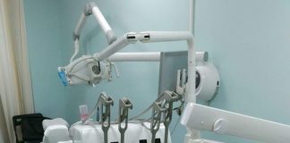 Napoli: falso dentista sorpreso nel suo studio