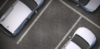 Chiede un’offerta a piacere, parcheggiatore arrestato