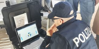 allarme bomba napoli
