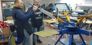 San Giuseppe Vesuviano, ecco il mercato del falso: sequestrati tre milioni di articoli