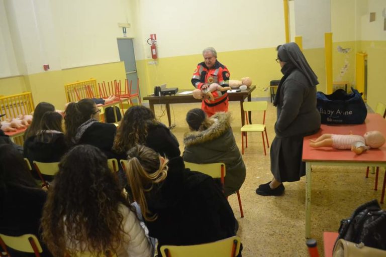 La Onlus “Io Amico del Mio Cuore” a Gragnano per il corso Blsd La Onlus “Io Amico del Mio Cuore” a Gragnano per il corso Blsd