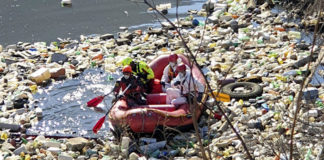 A caccia di rifiuti in una cava dismessa: l’operazione dei vigili del fuoco a Caserta lago rifiuti