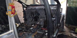 Striano: la polizia scopre un deposito di auto rubate