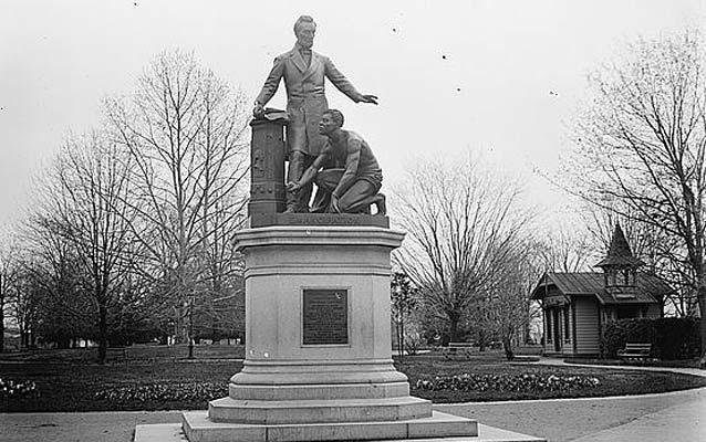 Abraham Lincoln: Anche il ricordo di colui che ha abolito lo schiavismo va rimosso?