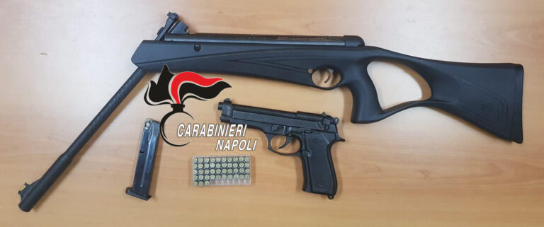 Pollena Trocchia: Spara colpi a salve dal balcone di casa. Carabinieri denunciano 45enne Pollena Trocchia: Spara colpi a salve dal balcone di casa. Carabinieri denunciano 45enne