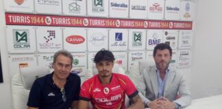 Per la Turris arriva l’ufficialità del terzino D’Ignazio D'Ignazio col Ds Piedepalumbo ed il procuratore Bosco
