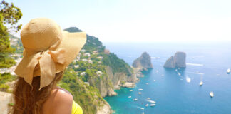 Finto diplomatico spende migliaia di euro in vacanza a Capri: tutto falso, arrestato 30enne croato