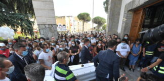 maria paola gaglione funerali caivano