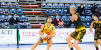 Positivo l'esordio al Palamangano per la Givova Scafati