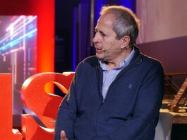 Andrea Crisanti: "il vaccino non è un oggetto sacro". Mettere a disposizione i dati