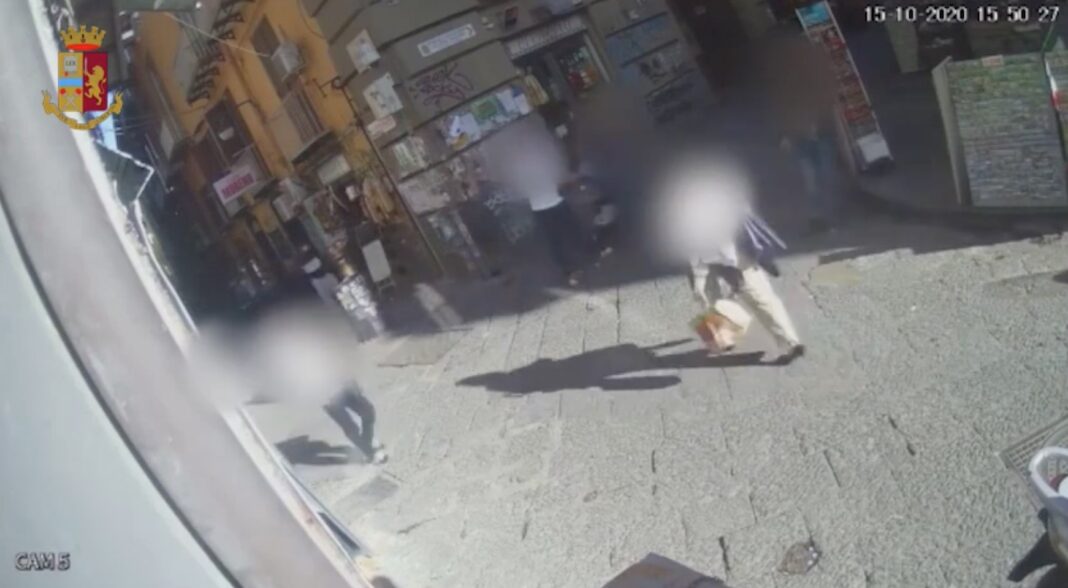 rapina rolex napoli