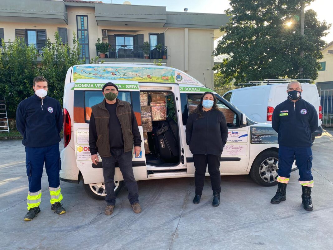 Somma Vesuviana per Natale “dona un sorriso” (5)