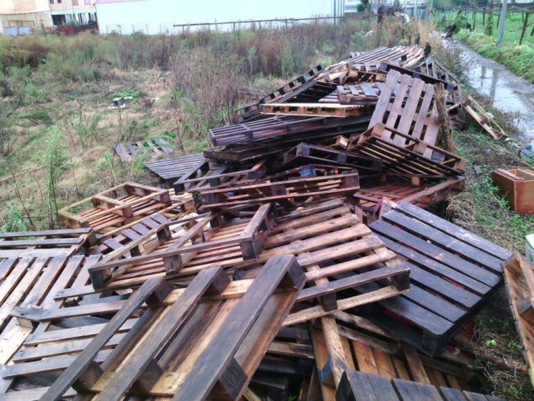 Fucaracchi dell’Immacolata, è cominciata a Castellammare la battaglia tra “guaglioni” e forze dell’ordine Fucaracchi dell’Immacolata, è cominciata a Castellammare la battaglia tra “guaglioni” e forze dell’ordine