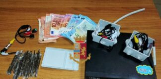 Napoli, Secondigliano: nasconde droga in casa, arrestata 20enne