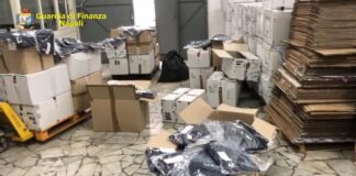casoria guardia di finanza abbigliamento falso