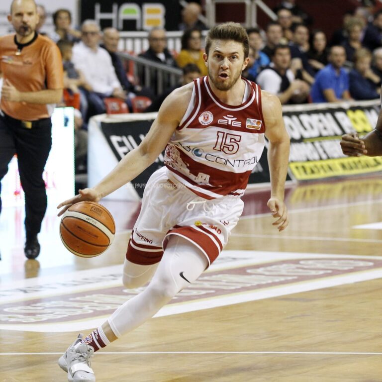 Rotnei Clarke é il primo straniero della Givova Scafati 2021/2022