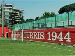 DUE GIOVANI IN USCITA