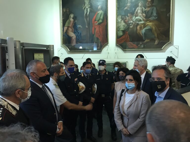 Terra dei Fuochi, cabina di regia a Giugliano assieme al sottosegretario Gava Terra dei Fuochi, cabina di regia a Giugliano assieme al sottosegretario Gava