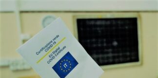 Quasi 400 professori universitari contro il green pass. Tra di loro anche lo storico Barbero