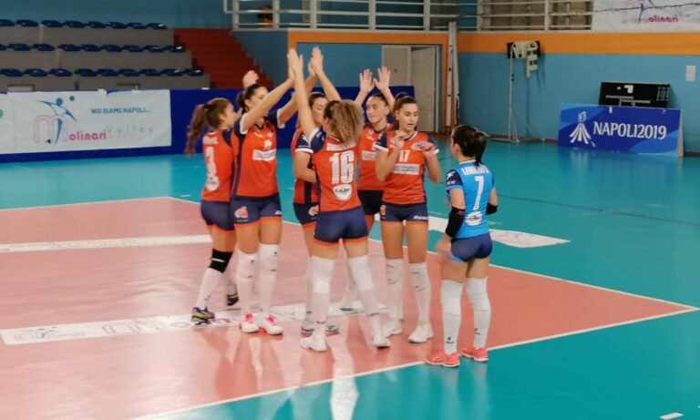 L’Oplonti Volley vola: 3-0 in casa della Molinari Napoli, vale il primato in classifica