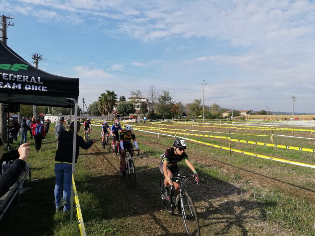 Ciclocross a Puglianello, che spettacolo col Mediterraneo Cross e col campionato regionale FCI Campania
