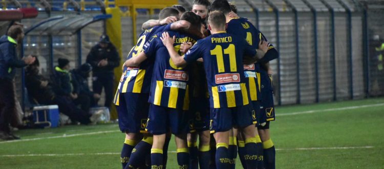 La Juve Stabia convince contro il Taranto, 3-2 il finale