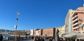 Napoli, Confesercenti: “Il lungomare chiuso alle auto una manna per i ristoratori”
