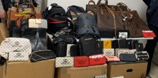 Salerno, mascherine e prodotti fuorilegge: sequestrati 10mila articoli non a norma