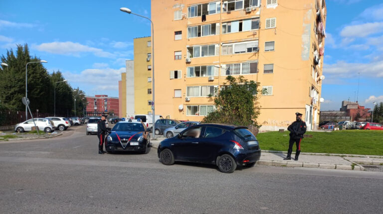 Stesa nel quartiere del clan a Pomigliano d’Arco, raffica di proiettili contro due appartamenti Stesa nel quartiere del clan a Pomigliano d’Arco, raffica di proiettili contro due appartamenti