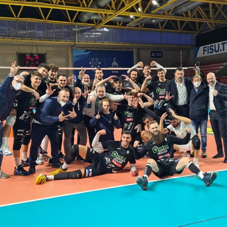 C’è una sola capolista, è la Wow Green House Aversa: 3-1 al Lecce. E ora il derby con Marcianise C’è una sola capolista, è la Wow Green House Aversa: 3-1 al Lecce. E ora il derby con Marcianise