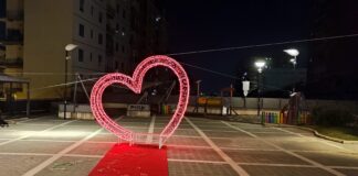 Gragnano, San Valentino, allestito un cuore luminoso in città