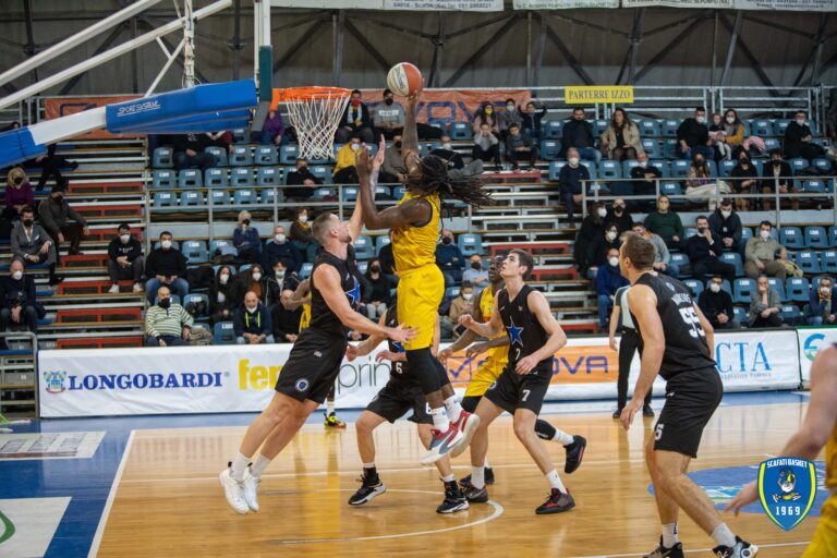 La Givova Scafati supera la Stella Azzurra Roma La Givova Scafati supera la Stella Azzurra Roma