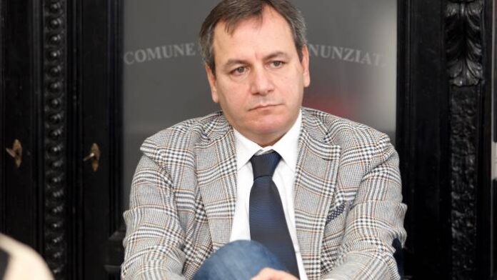 Torre Annunziata, arriva la sentenza per l'ex sindaco Vincenzo Ascione & co.: sette politici incandidabili