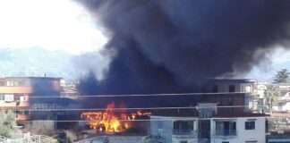 Castellammare -incendio-capannone-1-1024x575