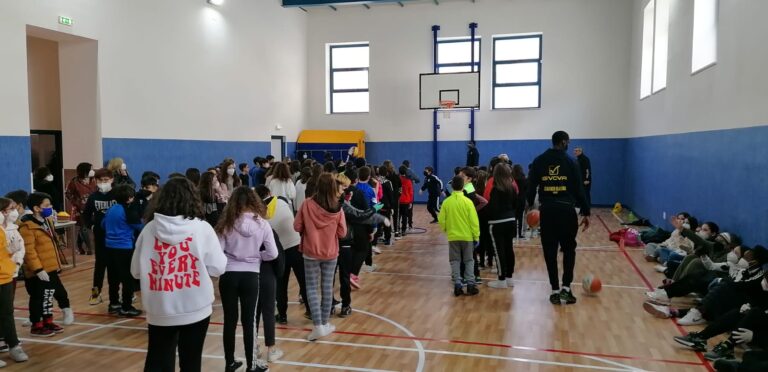 La Givova Scafati incontra le scuole