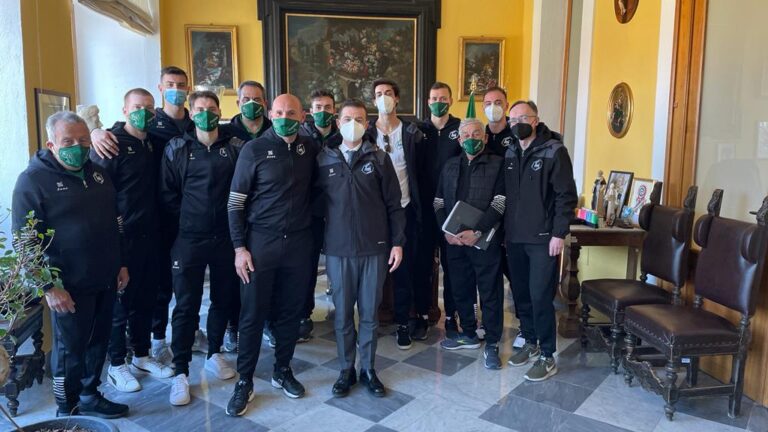 La Shedirpharma Folgore Massa ricevuta al Palazzo Municipale di Sorrento